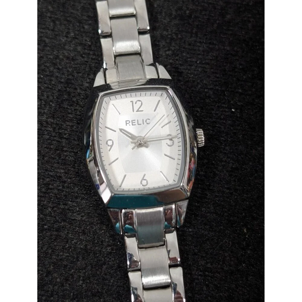 Relic Womens Silver Stainless‎ Steel Watch Quartz Analog 5.5 in Wrist